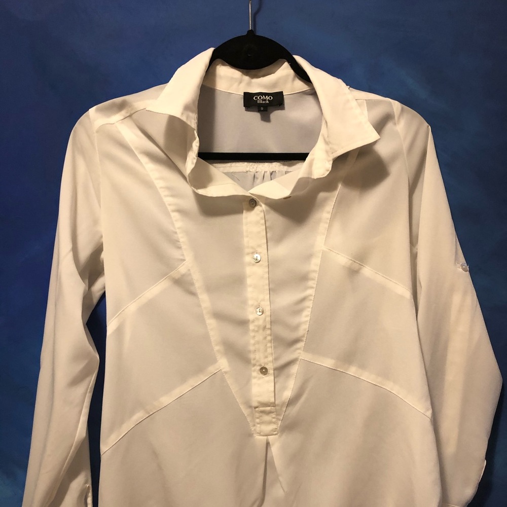 Woman’s Como Black dress blouse